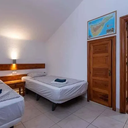 Fuer 4 Personen 1 Kind Ca 70 M In Playa De Americas, Teneriffa Westkueste Von Teneriffa