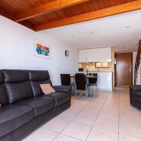 Fuer 4 Personen 1 Kind Ca 70 M In Playa De Americas, Teneriffa Westkueste Von Teneriffa Apartamento *